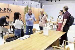 Деревообрабатывающая отрасль стремится повысить стоимость экспортной продукции. (Фото: nhandan.vn)