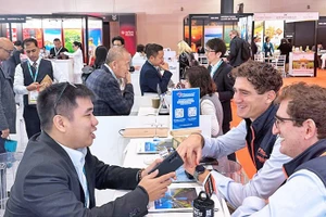 Стенд Вьетнама на WTM London 2024 г. привлек внимание многих международных предприятий и партнеров. (Фото: TITC)