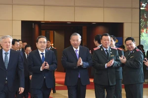 [Фото] Церемония празднования 80-летия традиционного дня инспекционного сектора Вьетнама