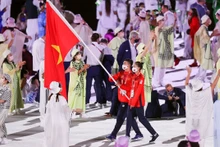 Вьетнамская делегация во время церемонии открытия Олимпиады-2020.