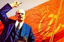 Октябрьская революция – это новый свет эпохи, свет марксизма-ленинизма, который озарил путь революции во Вьетнаме. Фото: toquoc.vn