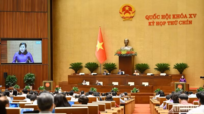 Общий вид заседания утром 12 мая. Фото: Тхюи Нгуен