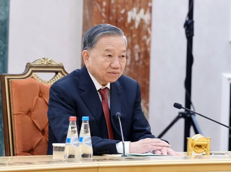 Генеральный секретарь ЦК КПВ То Лам выступает с речью. Фото: ВИА