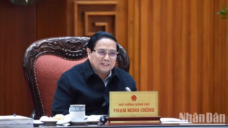 Премьер-министр Фам Минь Тьинь выступает с речью. Фото: Чан Хай