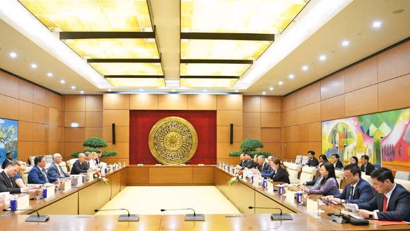 Общий вид приема. Фото: Н. Хоанг