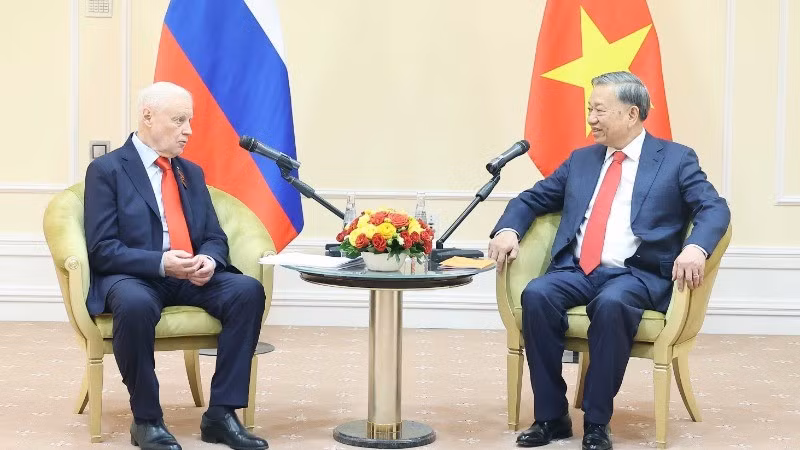 Генеральный секретарь ЦК КПВ То Лам на встрече с Председателем партии «Справедливая Россия – Патриоты – За правду». Фото: ВИА