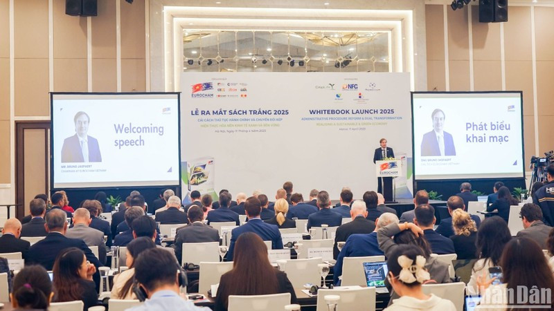 Общий вид церемонии презентации Белой книги EuroCham 2025 года. Фото: Чунг Хынг