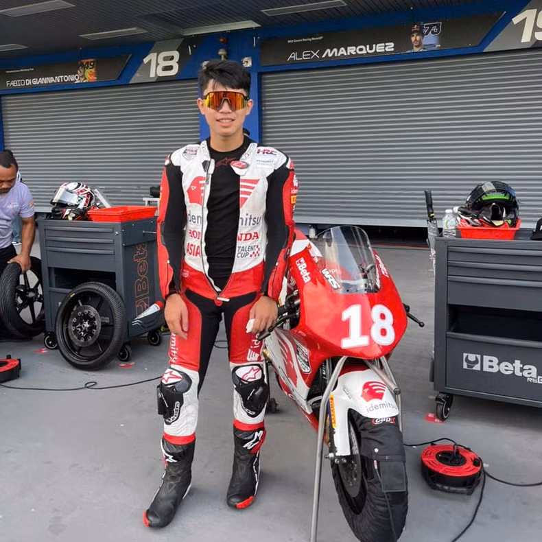 Молодой гонщик Нгуен Хыу Чи из команды «Honda Racing Vietnam».