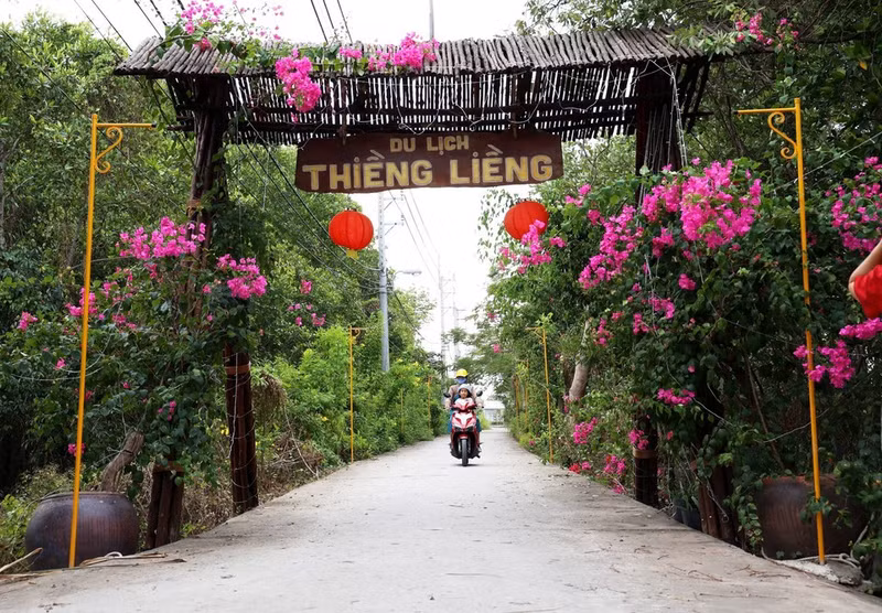 Входные ворота, обозначающие модель общинного туризма на островном хуторе Тхиенглиенг. Фото: ВИA