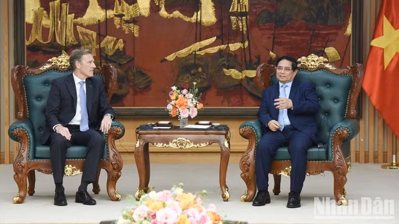 Премьер-министр Фам Минь Тьинь принимает г-на Воутера Ван Верша. Фото: Чан Хай