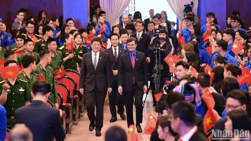 Делегаты на церемонии.