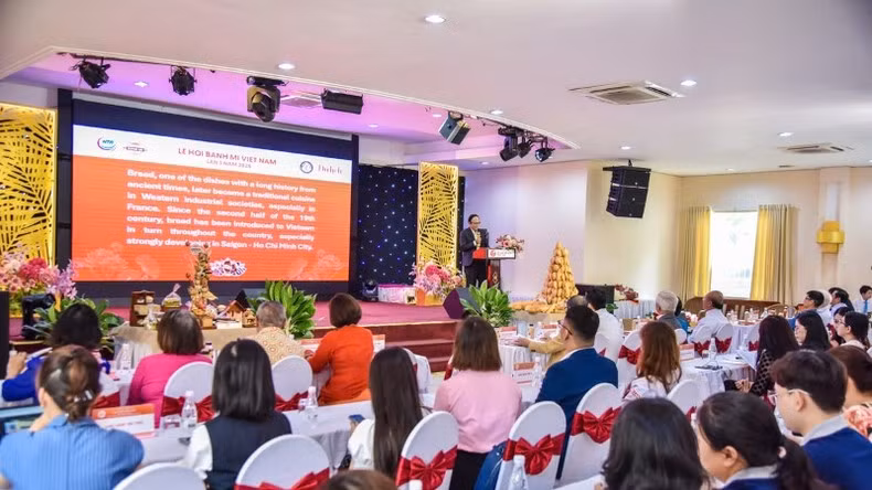 Общий вид научного семинара.