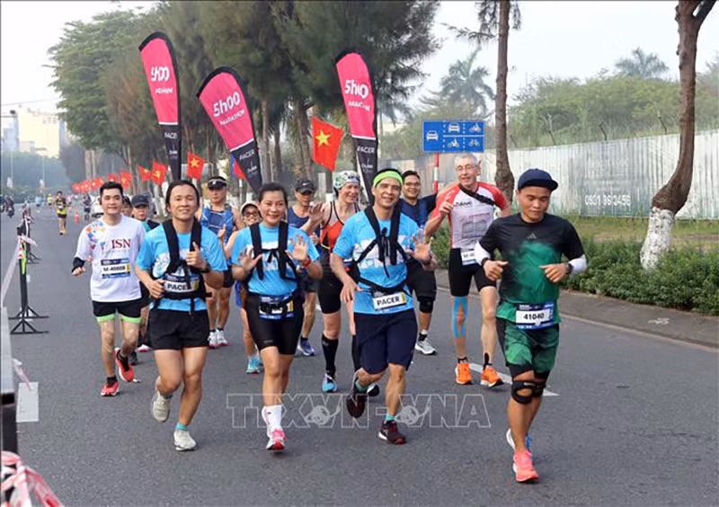 Спортсмены соревнуются в марафоне. Фото: ВИА