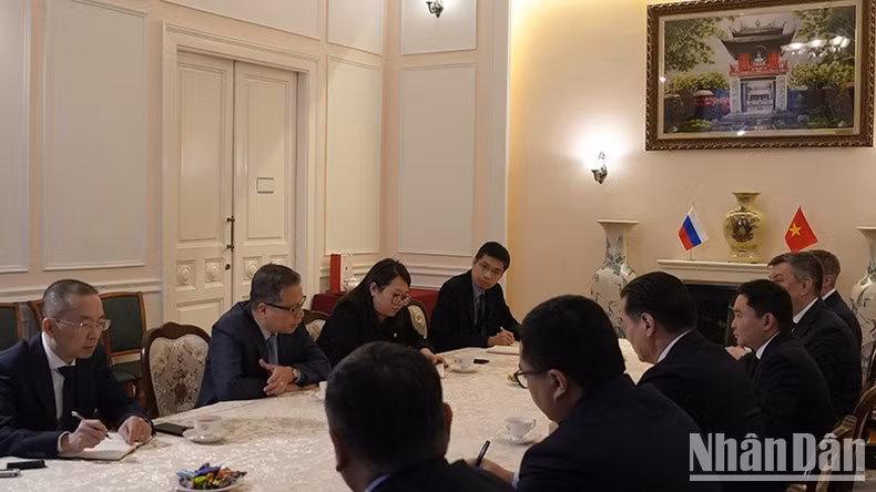 Стороны обсуждают перспективы сотрудничества. Фото: Суан Хынг