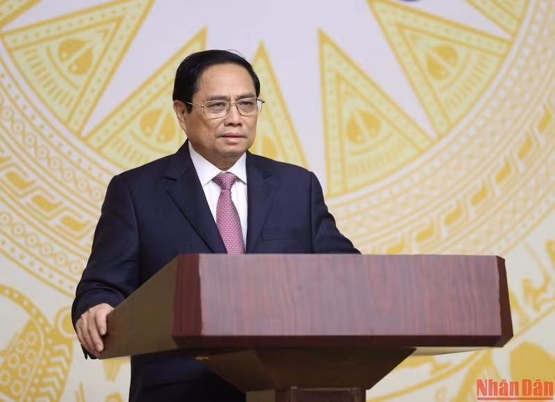 Премьер-министр Фам Минь Тьинь выступает с речью. Фото: Чан Хай
