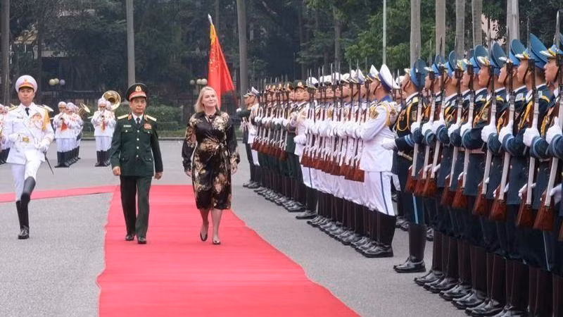 Официальная церемония встречи Министра обороны Чехии.