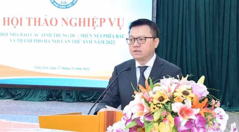 Товарищ Ле Куок Минь выступает на семинаре. Фото: Хунг Чанг