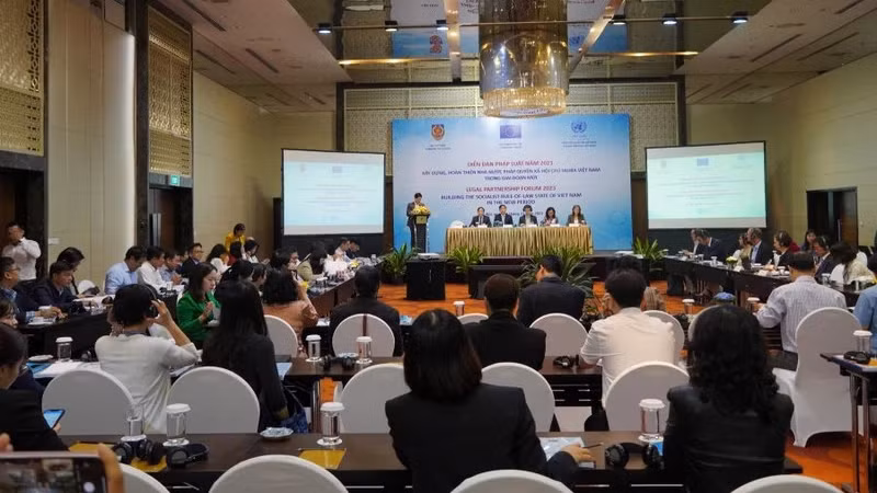 Общий вид форума. 