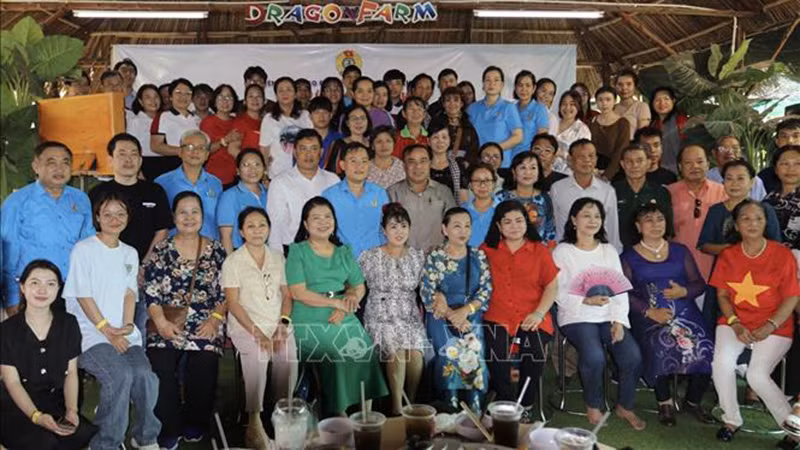 Участники программы фотографируются на память. Фото: ВИА