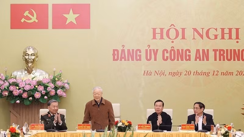 Генеральный секретарь ЦК КПВ Нгуен Фу Чонг выступает на конференции. Фото: ВИА