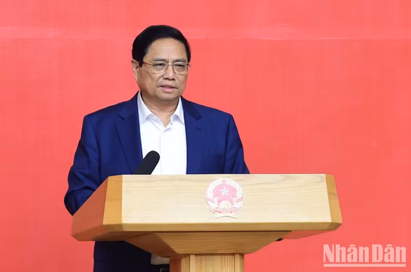 Премьер-министр Фам Минь Тьинь выступает с речью. Фото: Чан Хай