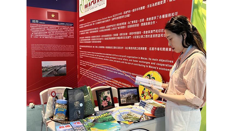 Вьетнамский стенд на ярмарке привлек посетителей. Фото: ВИА