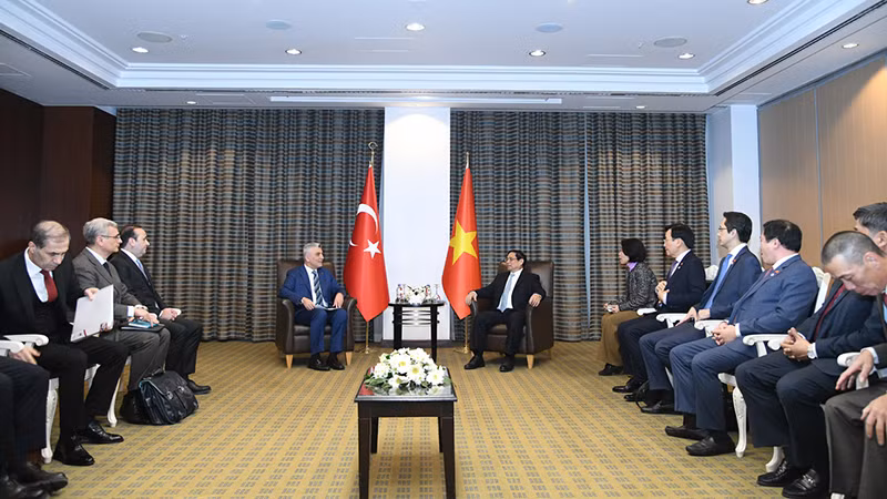 Общий вид приема. Фото: Тхань Жанг