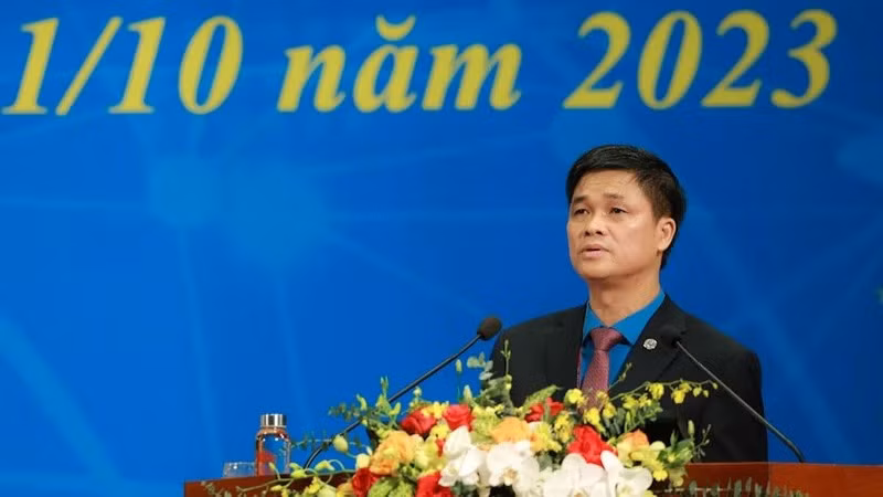 Председатель Профсоюза государственных служащих Вьетнама VI созыва Нго Зюи Хиеу.