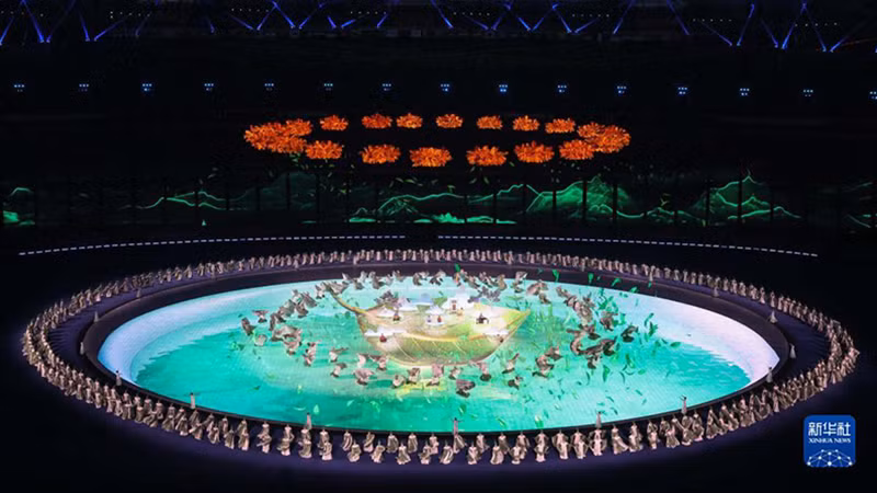 Художественный номер на церемонии закрытия. Художественный номер на церемонии закрытия.