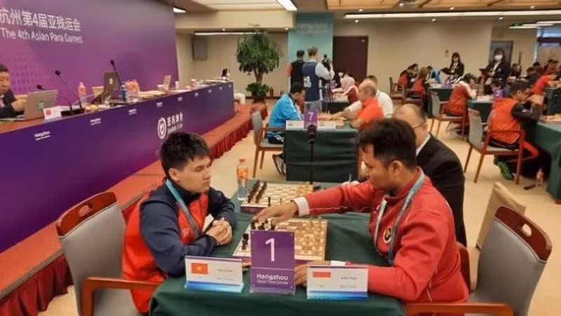 Ле Ван Вьет (слева) завоевал серебряную медаль. Фото: Газета «Спорт и культура»