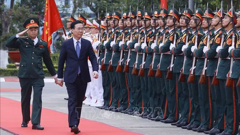 Президент Во Ван Тхыонг посещает бригаду К3. Фото: ВИА