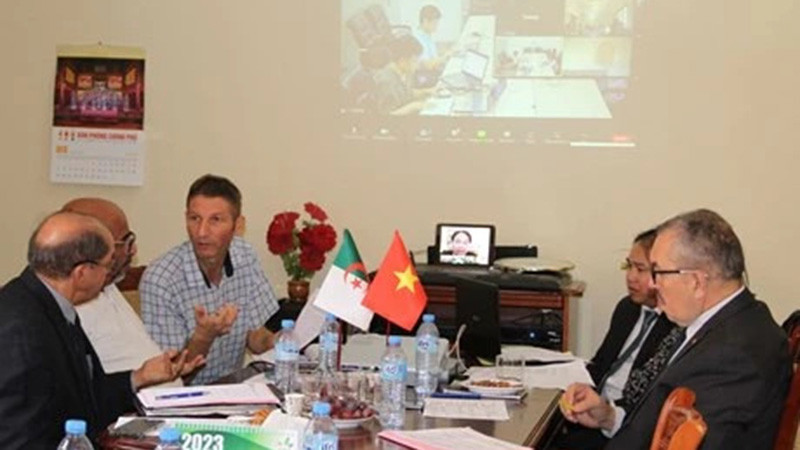 Представители предприятий принимают участие в семинаре. Фото: ВИА