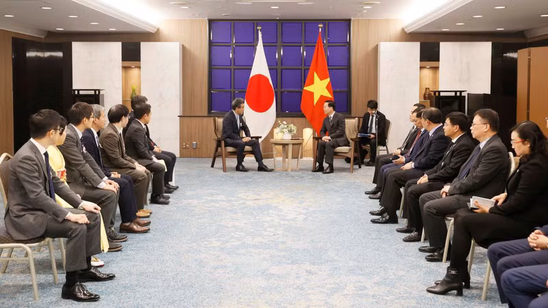 Президент Во Ван Тхыонг принимает делегацию Японско-вьетнамской ассоциации специалистов. Фото: ВИА