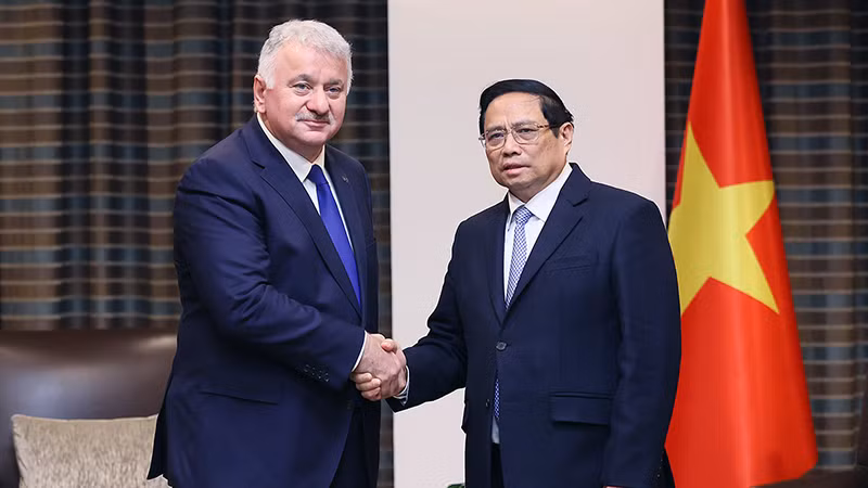 Премьер-министр Фам Минь Тьинь принимает руководителя корпорации «Turkish Airlines». Фото: VGP