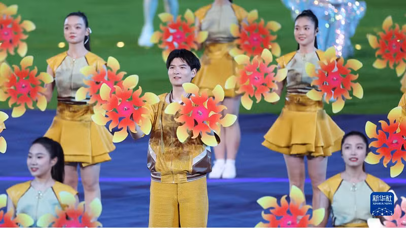 Художественный номер на церемонии закрытия.