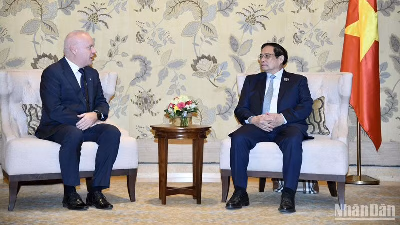 Премьер-министр Фам Минь Тьинь принимает руководителя норвежской корпорации Equinor. Фото: Тхань Жанг