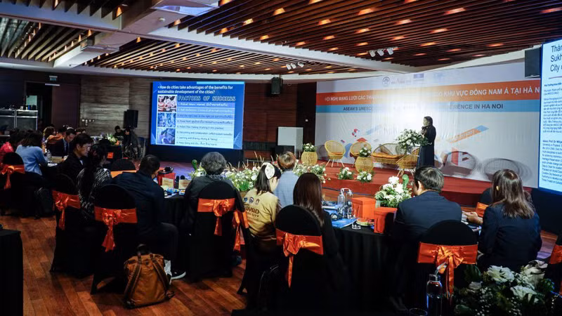 Участники форума поделились опытом возрождения и устойчивого развития городских территорий за счет эксплуатации культурных ресурсов.