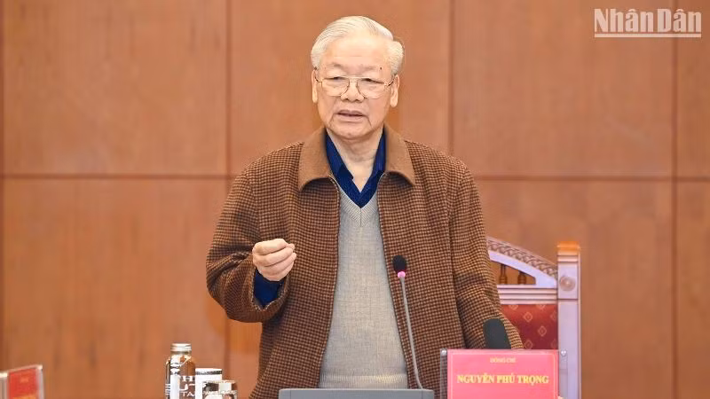 Генеральный секретарь ЦК КПВ Нгуен Фу Чонг выступает на заседании. Фото: Зюи Линь
