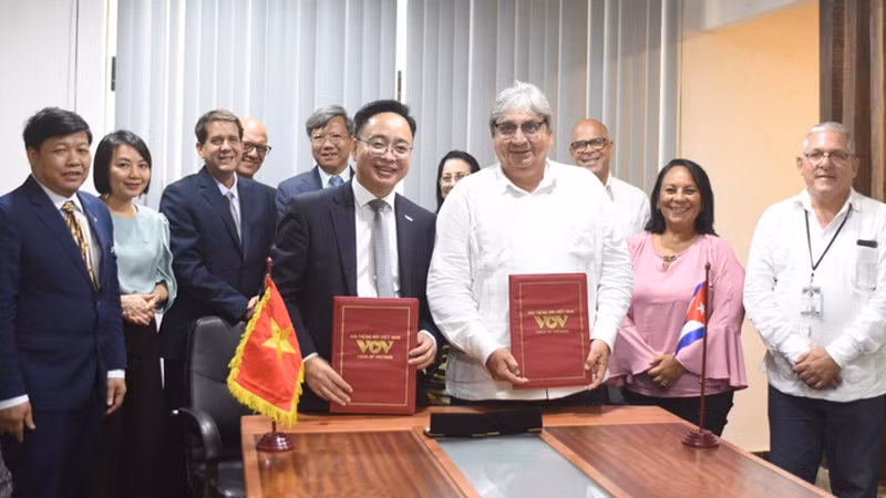 Радио «Голос Вьетнама» и ICS подписывают соглашение о сотрудничестве.