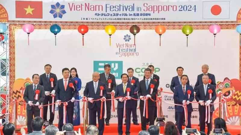 Церемония открытия 3-го Вьетнамского фестиваля в городе Саппоро префектуры Хоккайдо. Фото: ВИА