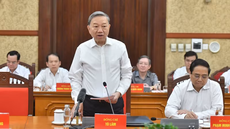 Генеральный секретарь ЦК КПВ, Президент То Лам выступает на заседании. Фото: Данг Кхоа