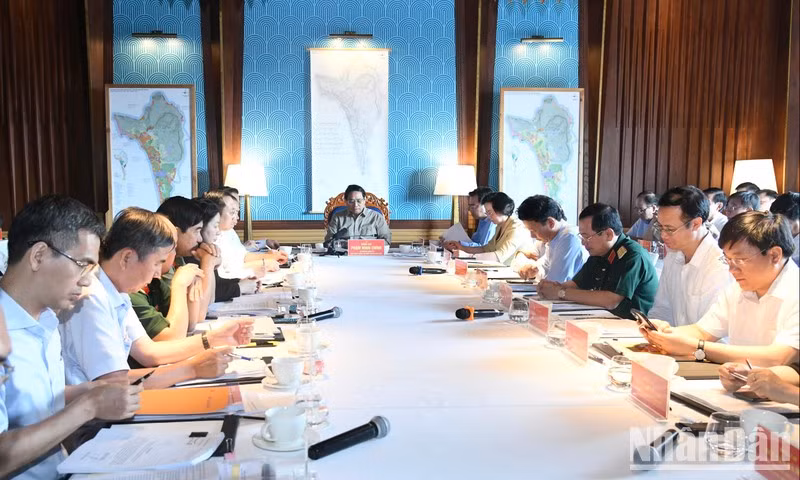 Общий вид рабочего заседания.