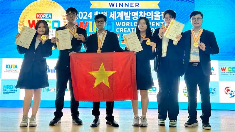 Вьетнамская команда на олимпиаде. 