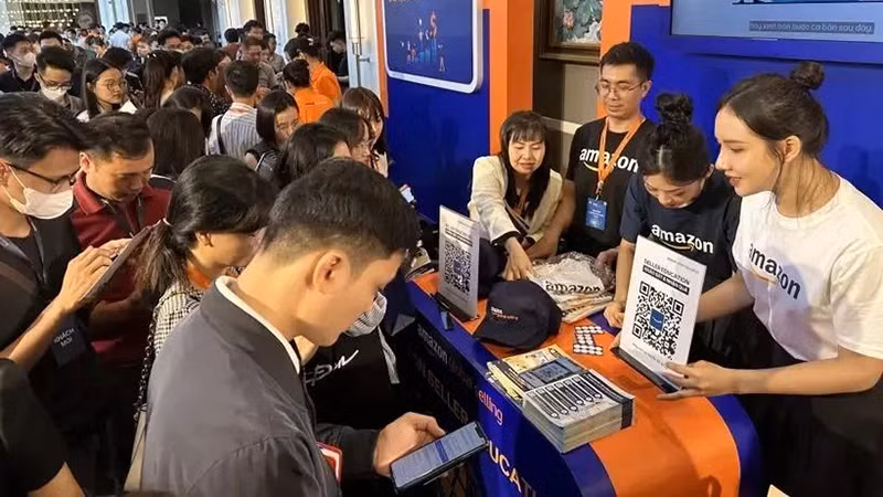 Потребители предпочитают делать покупки в Интернете, а не в обычных магазинах. Фото: ВИA