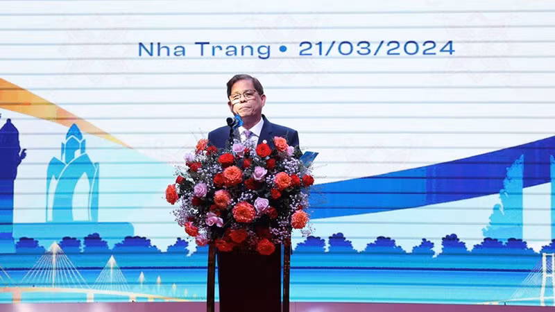 Руководитель провинции Кханьхоа выступает на конференции. Фото: ВИА