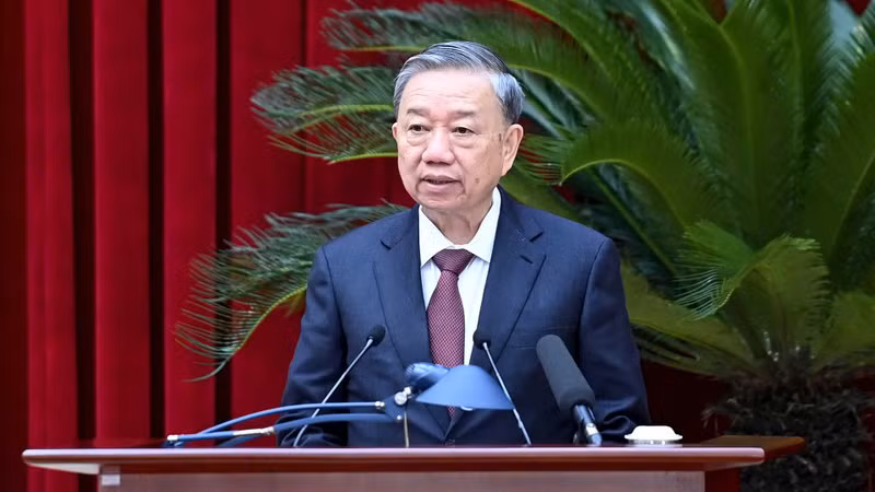 Генеральный секретарь ЦК КПВ, Президент То Лам выступает с заключительной речью. Фото: Данг Кхоа