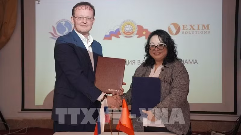 Представители ассоциаций дали оценки достижениям экономического развития Вьетнама. Фото: ВИА
