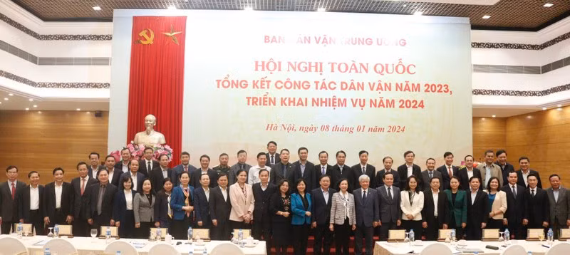 Участники всенациональной конференции Отдела ЦК КПВ по работе с народными массами.