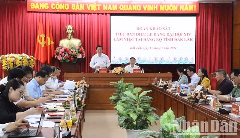 Товарищ Нгуен Чонг Нгиа выступает на рабочей встрече.