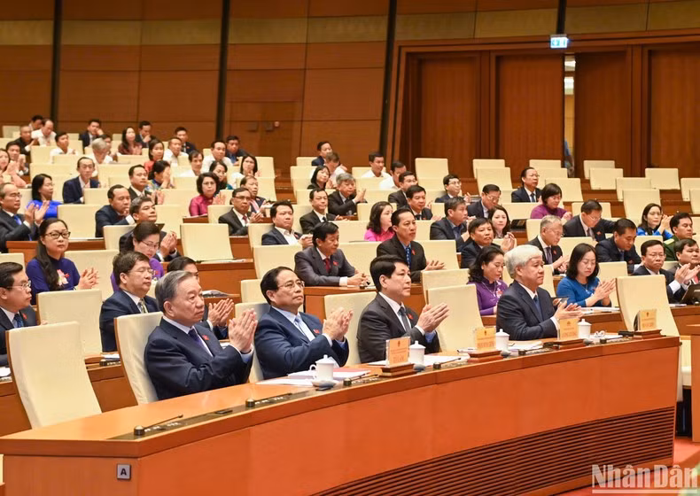 Руководители Партии и Государства, депутаты НС на сессии. Фото: Зюи Линь